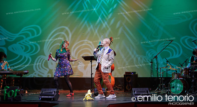 ESCENAMADRID.COM - Swing for kids - Teatro Sanpol  - © Emilio Tenorio